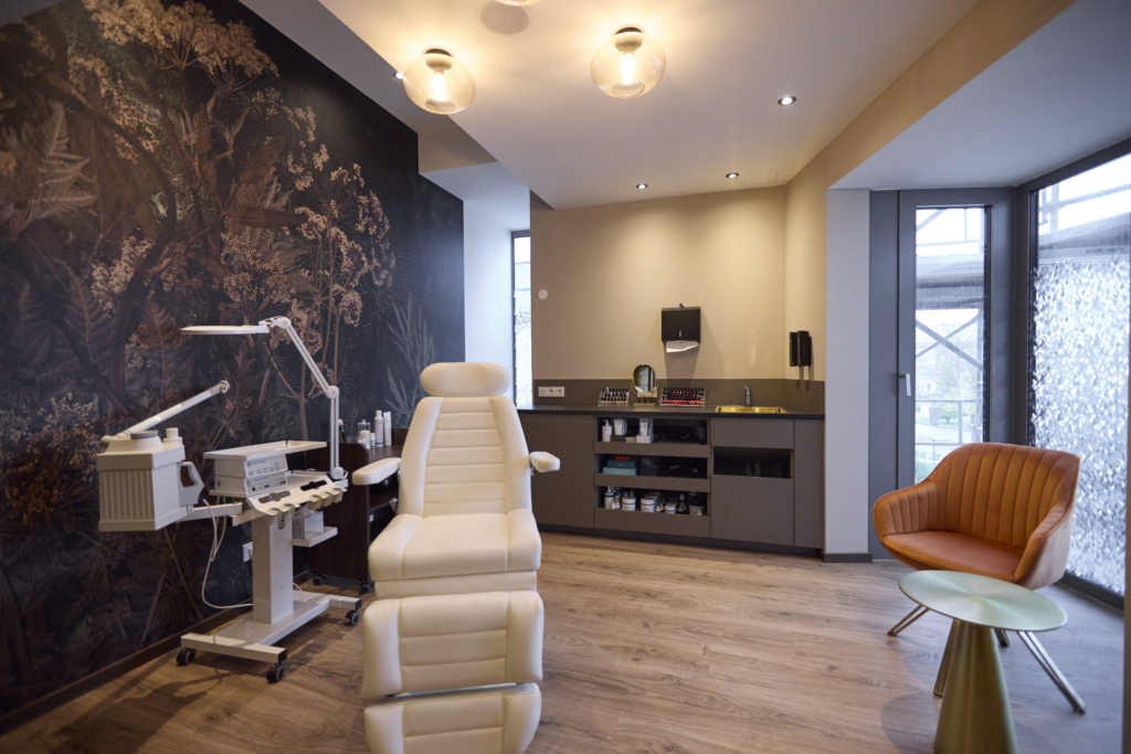 Cosmetics treatment room