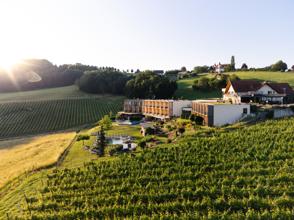 Aerial view of the Ratscher Landhaus in autumn